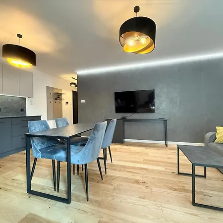 Vistula Avenue Apartment Free Parking, Swimming Pool, Sauna & Gym-2